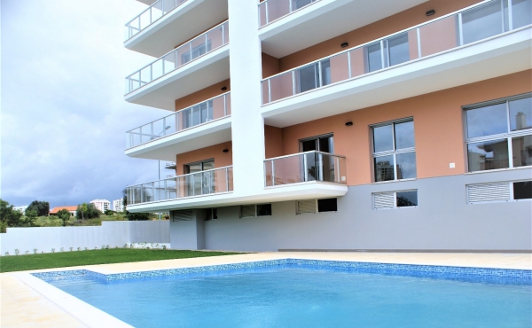 A vendre appartement avec deux chambres dans le développement PREMIUM RESIDENCE à 550 mètres de la plage Praia da Rocha