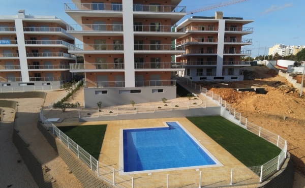 A vendre appartement avec une chambre dans le développement PREMIUM RESIDENCE à 550 mètres de la plage Praia da Rocha